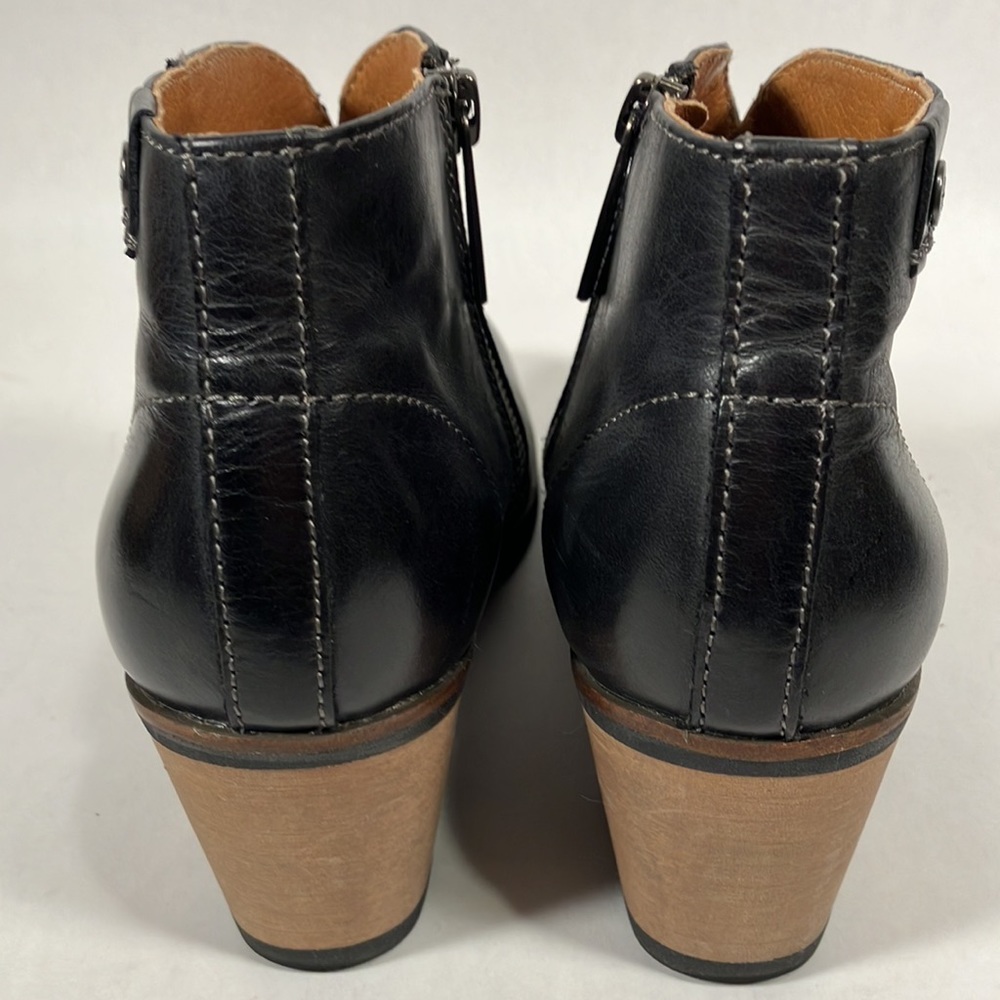 Bussola Ankle Boots - Picture 11 of 11